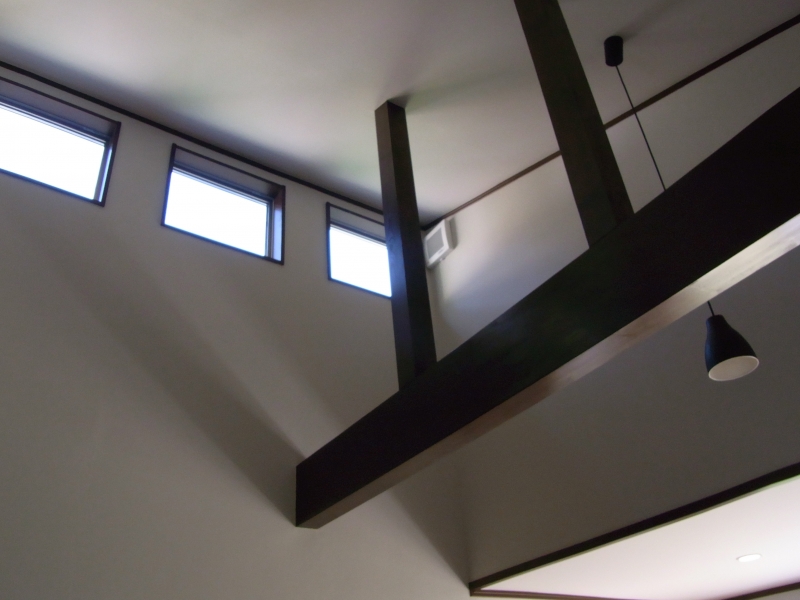 フルリノベーション+耐震補強　高窓からの採光で明るく