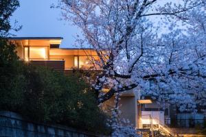 崖上桜の家(氷川台の家）