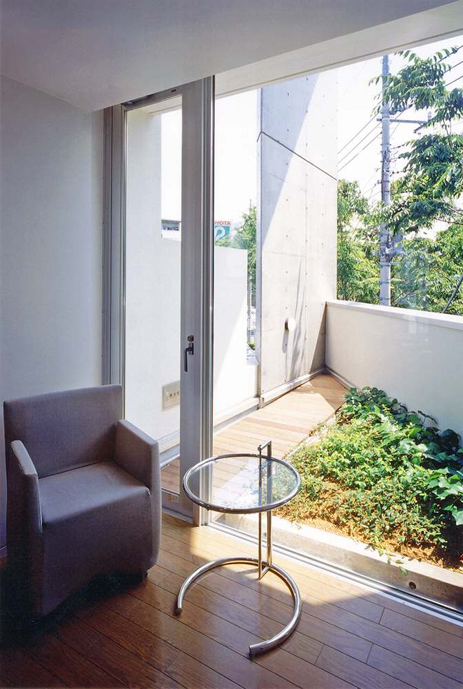 屋上テラスを見る