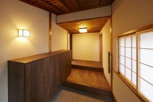 戸建て和風住宅を現代風モダンにリノベーション