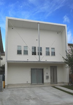 片流れ屋根の家