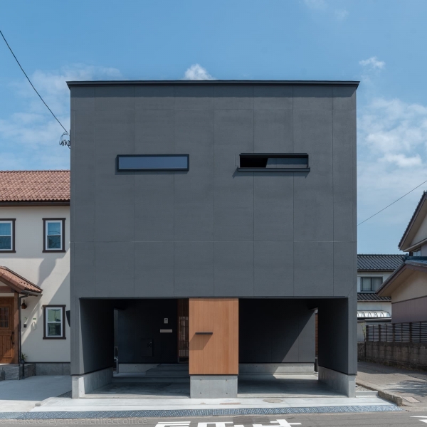 円光寺の家|内部と外部が繋がるミニマルな住宅