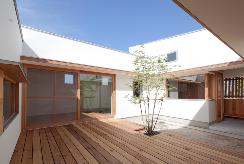 高浜の家／中庭を囲む平屋の住まい 注文住宅・新築戸建（松原建築計画／一級建築士事務所／建築家・設計事務所）