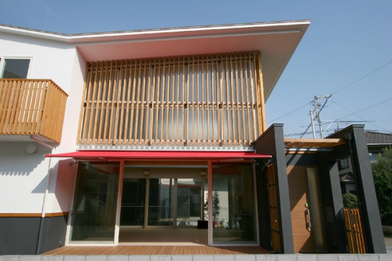 玄関・テラス